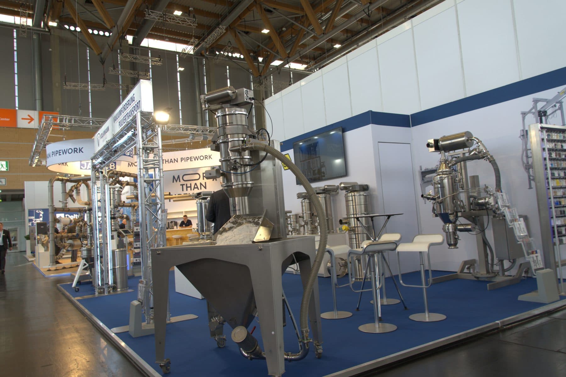 تجهیزات انتقال پنوماتیک و قطعات استیل در نمایشگاه POWTECH TECHNOPHARM 2026