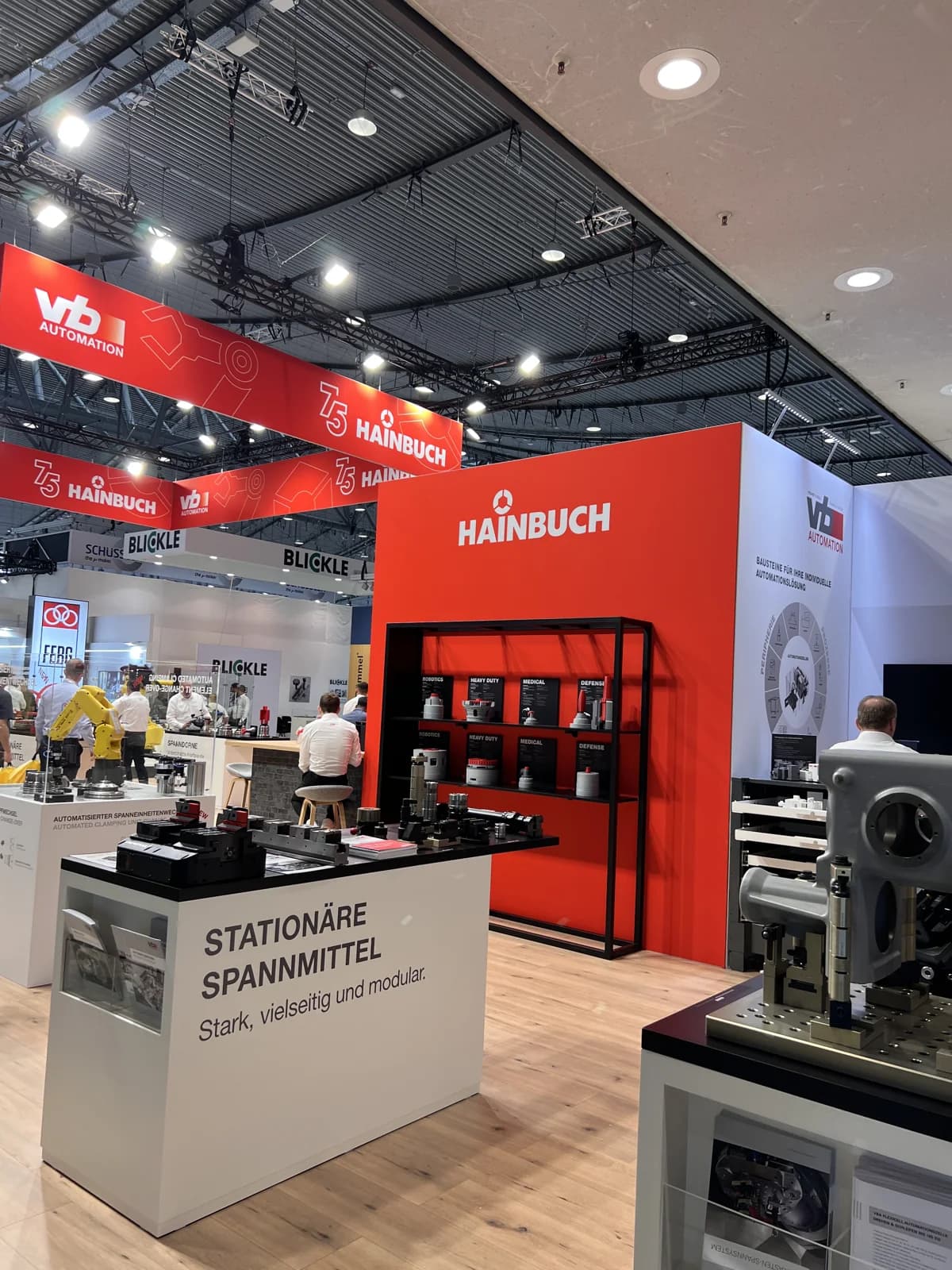 HAINBUCH-Stand und Spannmittel, von EGTarya auf der AMB fotografiert. Messefotos bedeuten keine offizielle Partnerschaft.